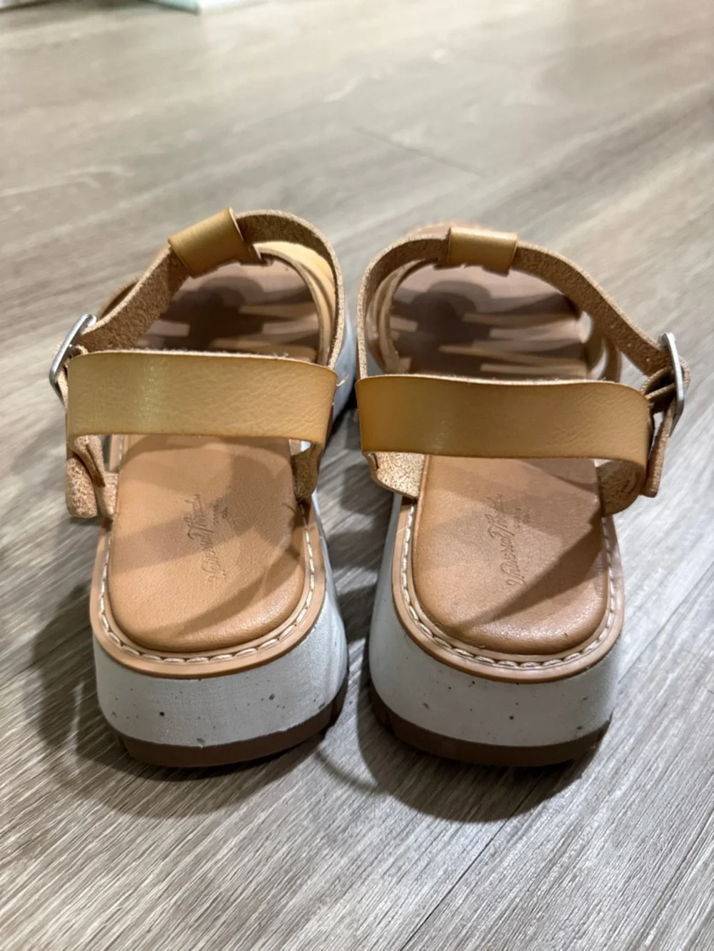 Universal Thread Platform Sandals - Picture 4 of 8